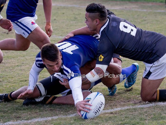    St Pats Town edge Wellington College in tight battle at Evans Bay Park